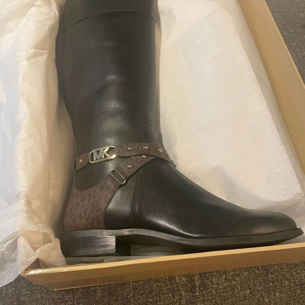 Micheal Kors boots